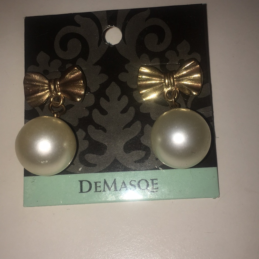Bow earrings